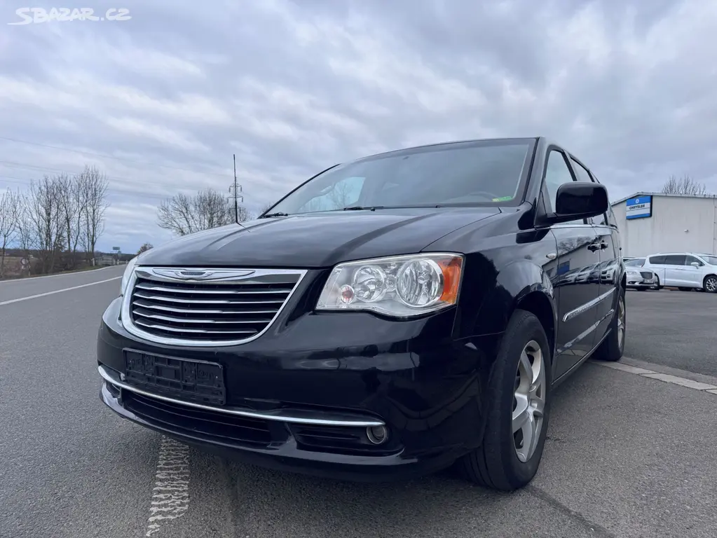 Chrysler Town Country 3,6 RT Penta DVD 2014 - fotka 6