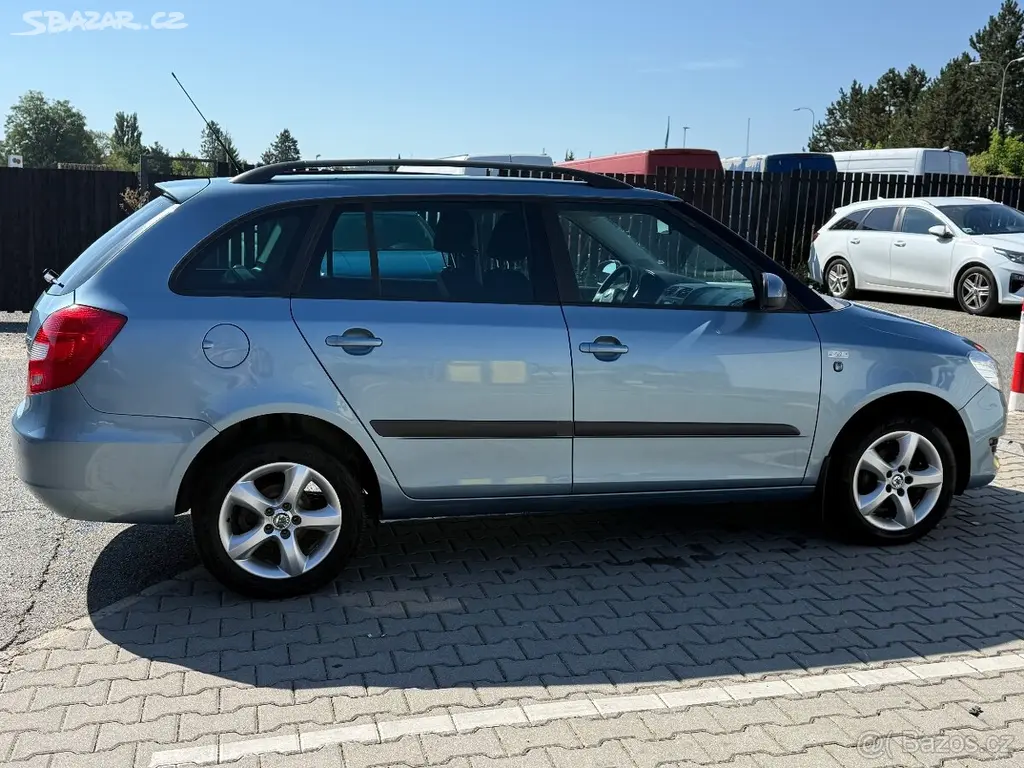 Škoda Fabia Combi 1.2TSI 63KW 2011 digi klima - fotka 3
