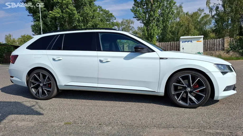 Škoda Superb 3 Sportline 4x4 - fotka 5