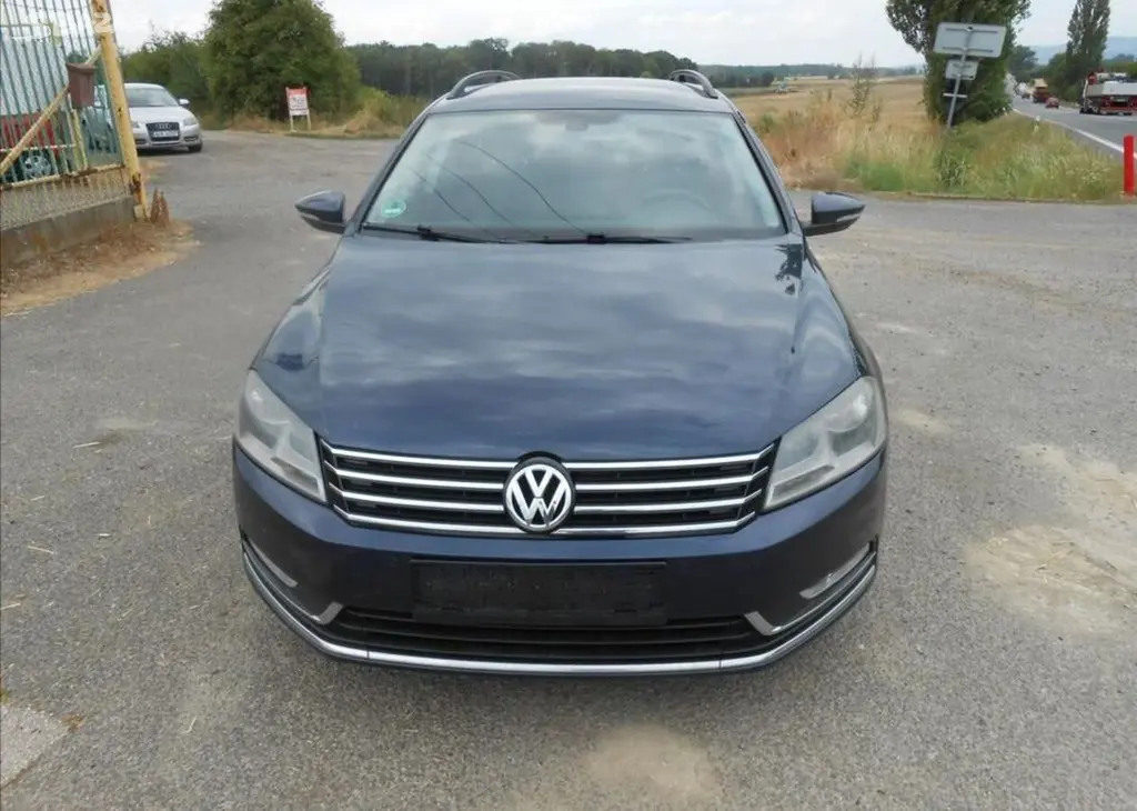 Volkswagen Passat 2,0 TDI 103 kW Historie nafta - fotka 4