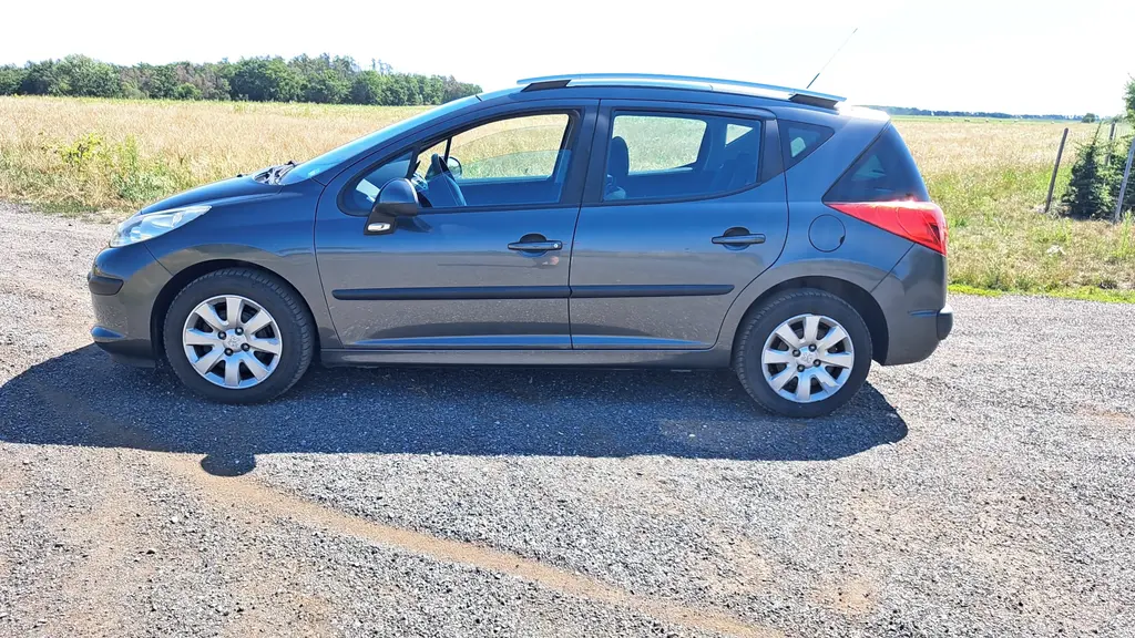 peugeot 207 sw 1,4i 2008 - fotka 2