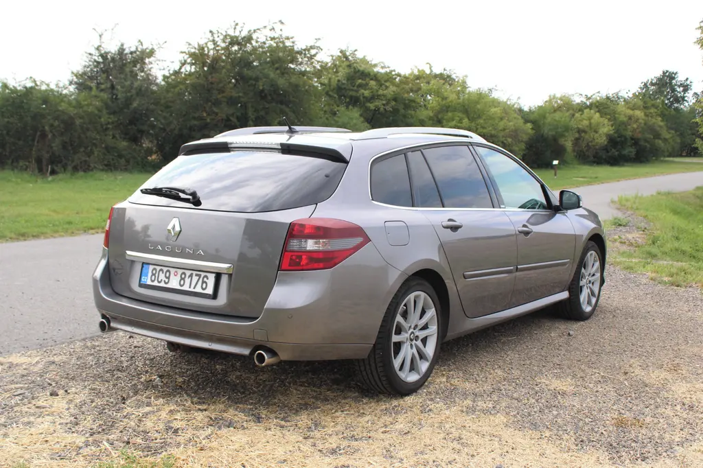 Renault Laguna 2.0 dCi, 127 kW, r.v. 2014, tažné - fotka 5