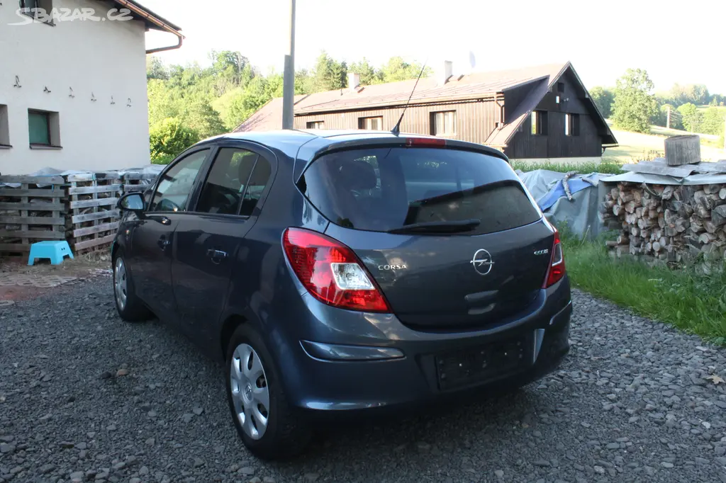Opel Corsa 1,2i Klimatizace, Servisní kniha - fotka 4