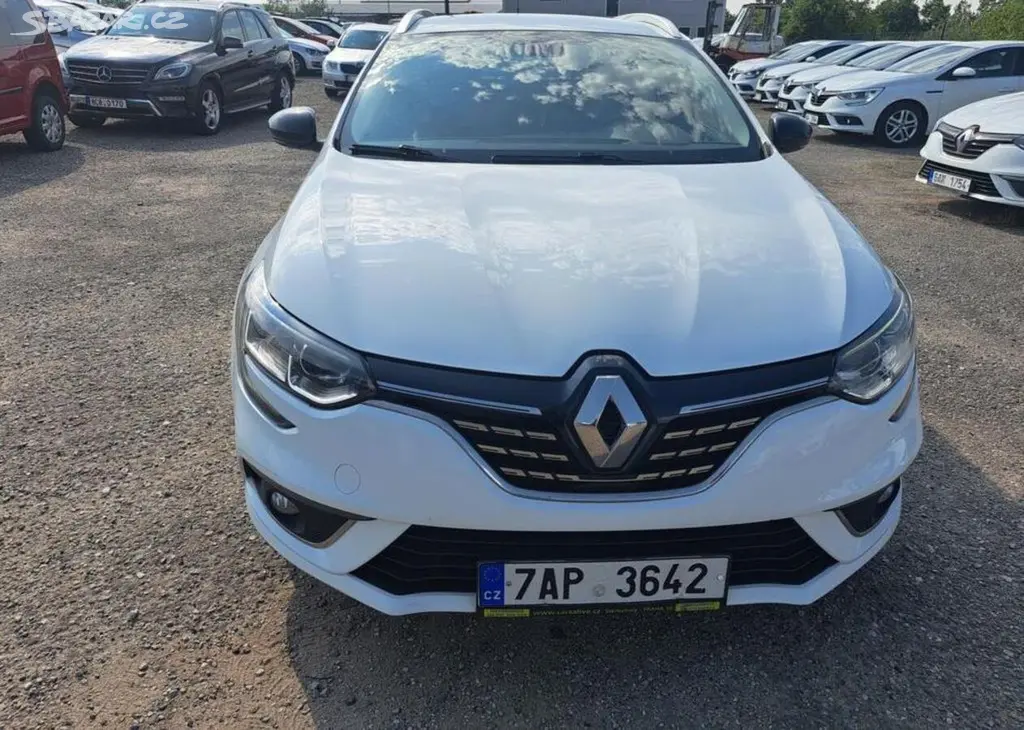 Renault Mégane 1,5 dCi Grandtour nafta manuální - fotka 2