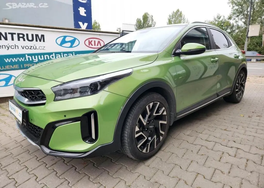 Kia XCee´d 1.5-V ZÁRUCE-NAVI-TEMPOMAT - fotka 2
