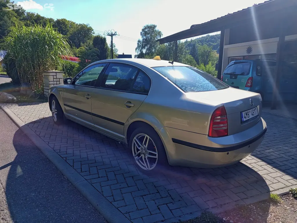 Škoda Superb 1.9 tdi 96kw - fotka 3