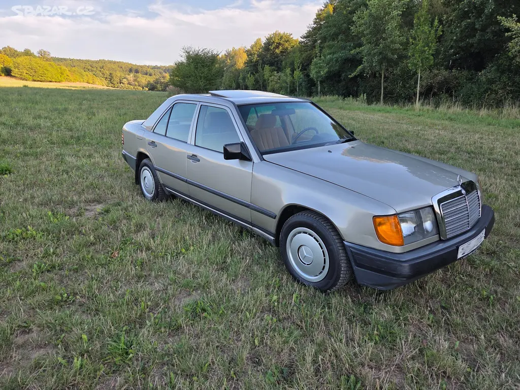 Mercedes Benz 230E, W124, r.v. 1986 - fotka 4