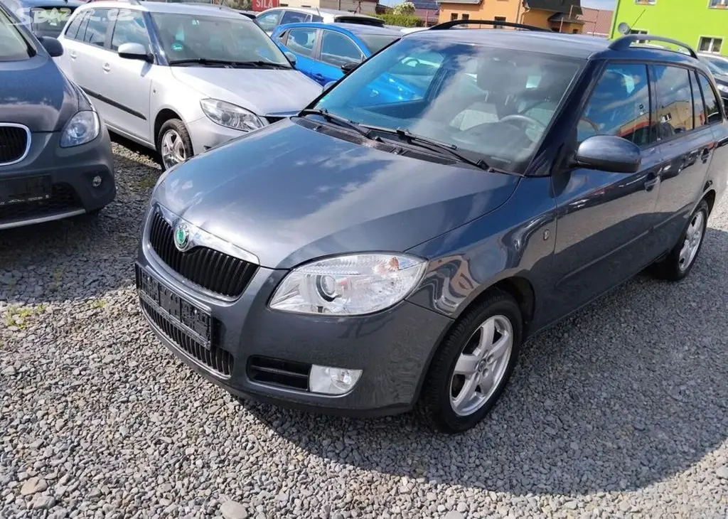 Škoda Fabia 1.4 16v Výhřev. sed., Tempomat benzín