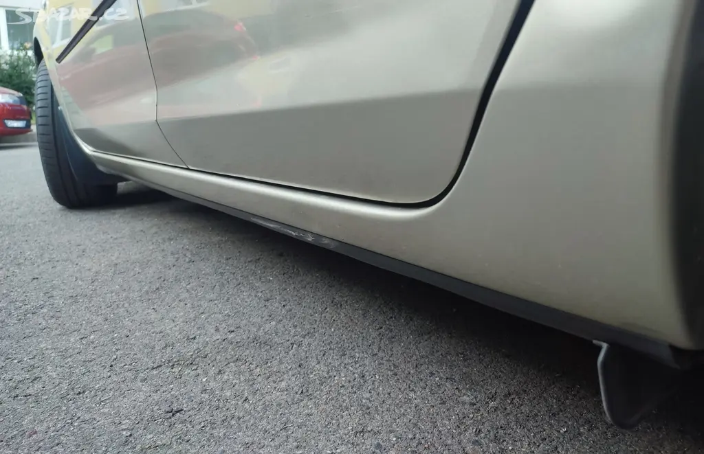 Mazda 3, pěkná - garážováno - fotka 5