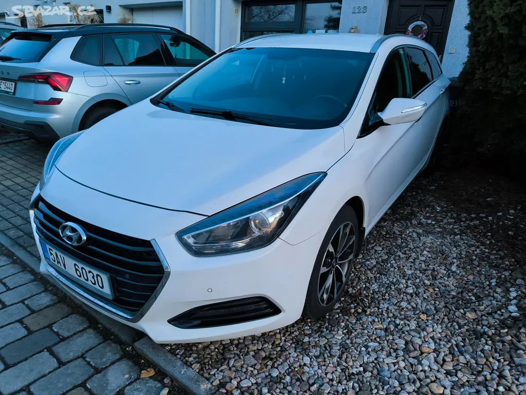 Hyundai i40 FL combi 1.7CRDi manuál 11/2016 - fotka 2