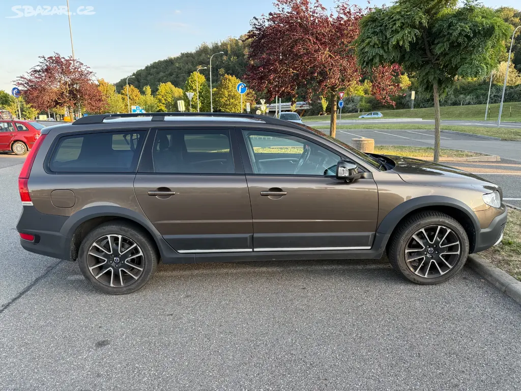 Volvo XC70 D4 133 kW - fotka 6