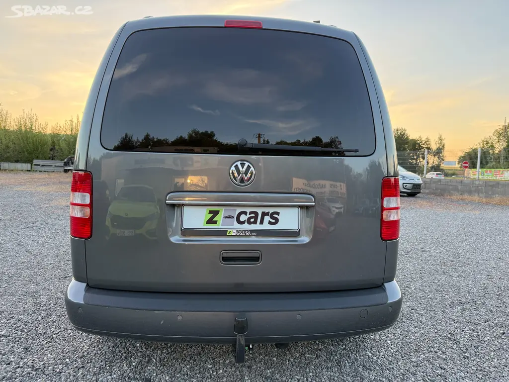 Volkswagen Caddy Maxi 1.6TDi 75kW DSG 2012 - fotka 6