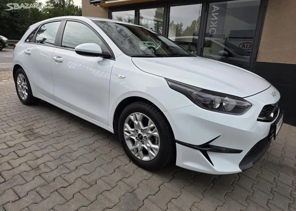 Kia Cee´d 1.5-1. MAJ.-V ZÁRUCE-TOP STAV - fotka 3