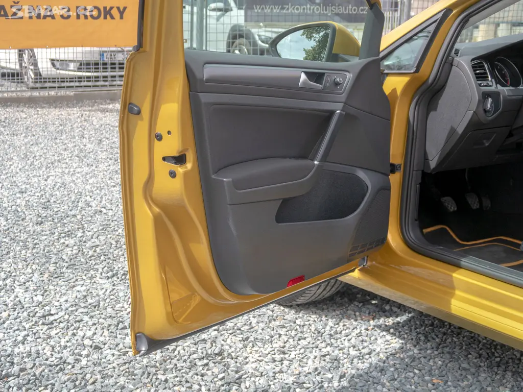 Volkswagen Golf ČR 1.0TSI 81KW BARVA - fotka 5