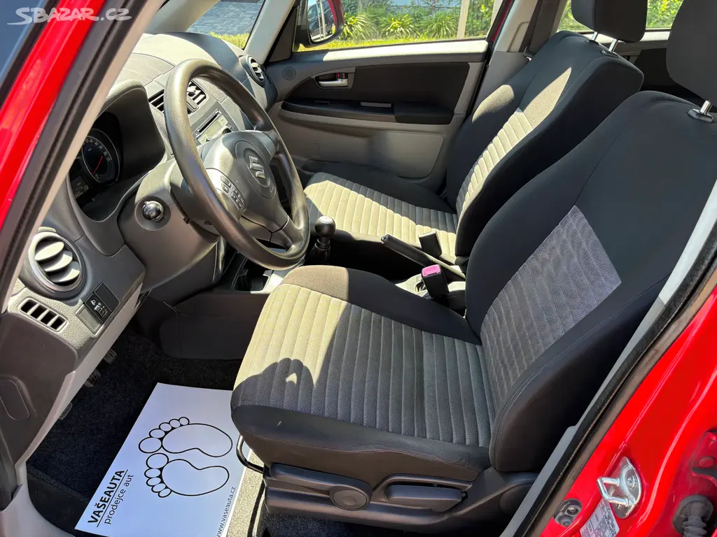 Suzuki SX 4 1.5i, klima, multifunkční volant - fotka 5