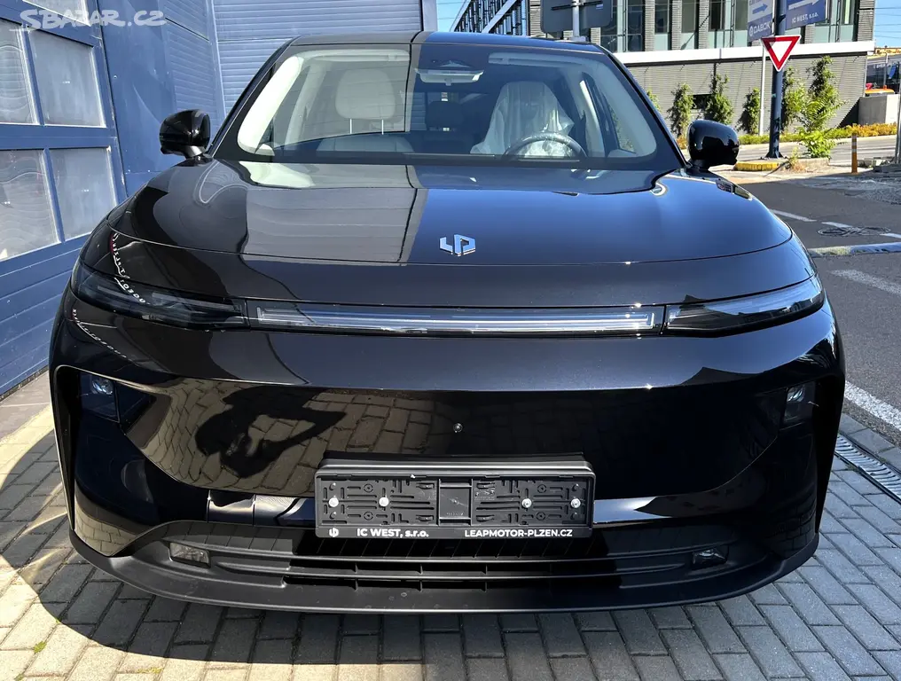 Leapmotor B10, Design Hybrid EV - fotka 5