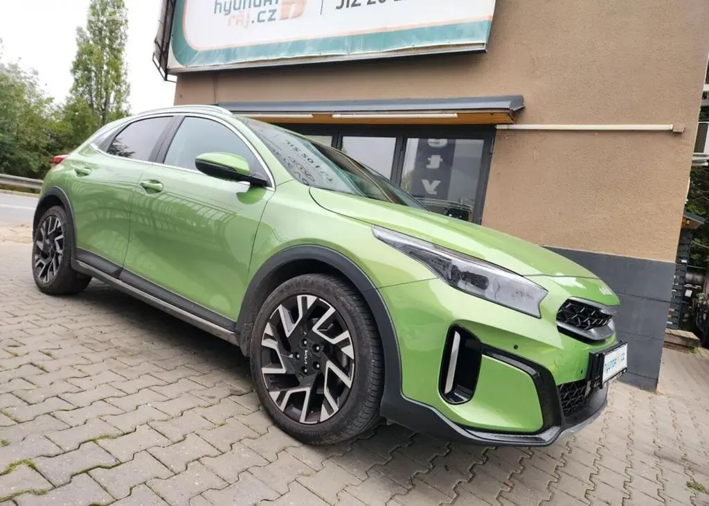 Kia XCee´d 1.5-V ZÁRUCE-NAVI-TEMPOMAT - fotka 3
