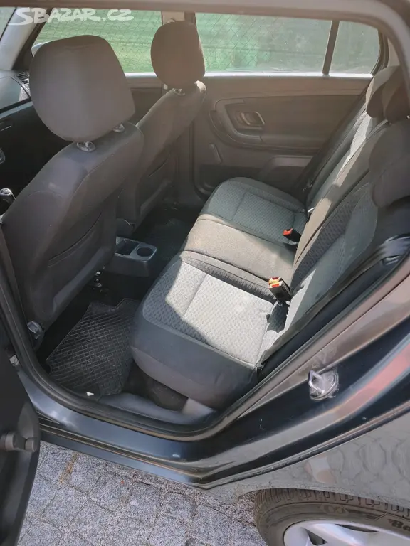 ŠKODA FABIA COMBI 1.2 TSI 63 kW | NOVÉ LETNÍ PNEU. - fotka 6