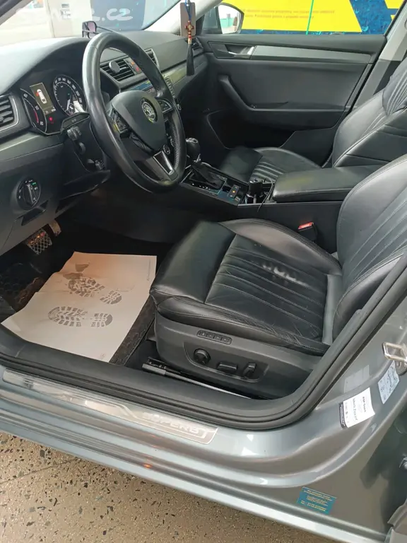 Prodám Škoda Superb 3 1.6 TDI automat - fotka 5