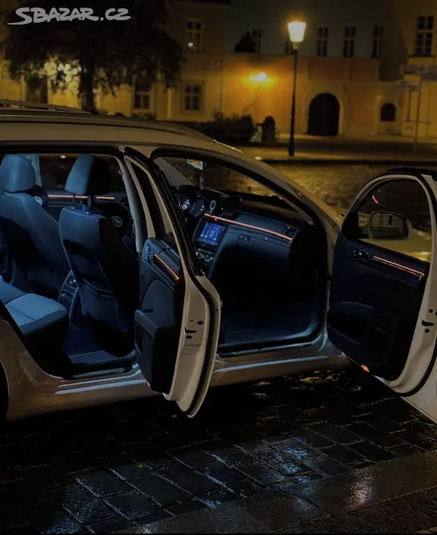 Škoda Superb 2.0 TDI, rok 2010 - fotka 5