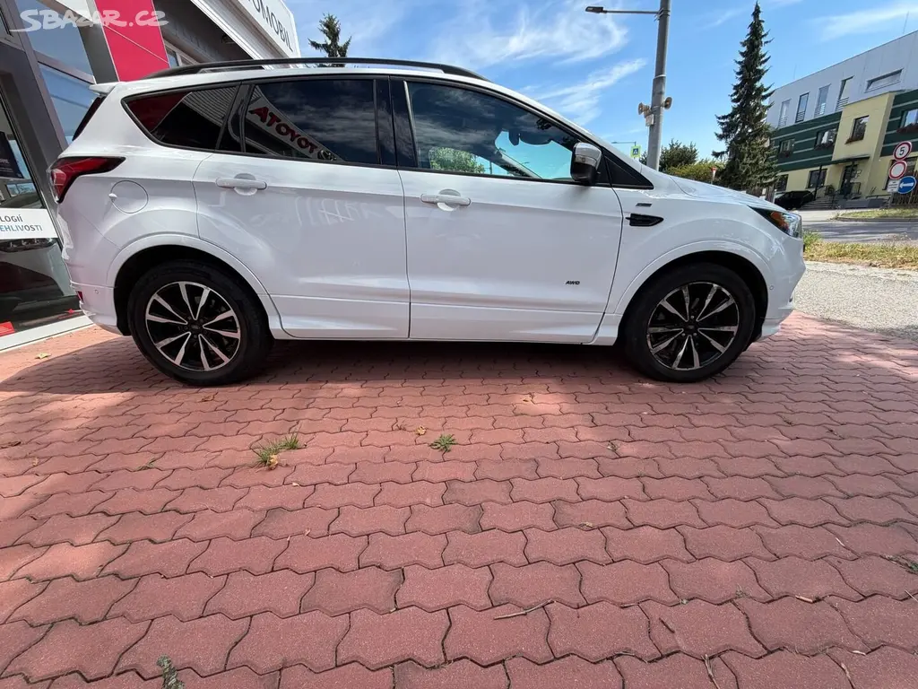 Ford Kuga, 2.0 TDCi ST-Line 4x4, AT 110 - fotka 4