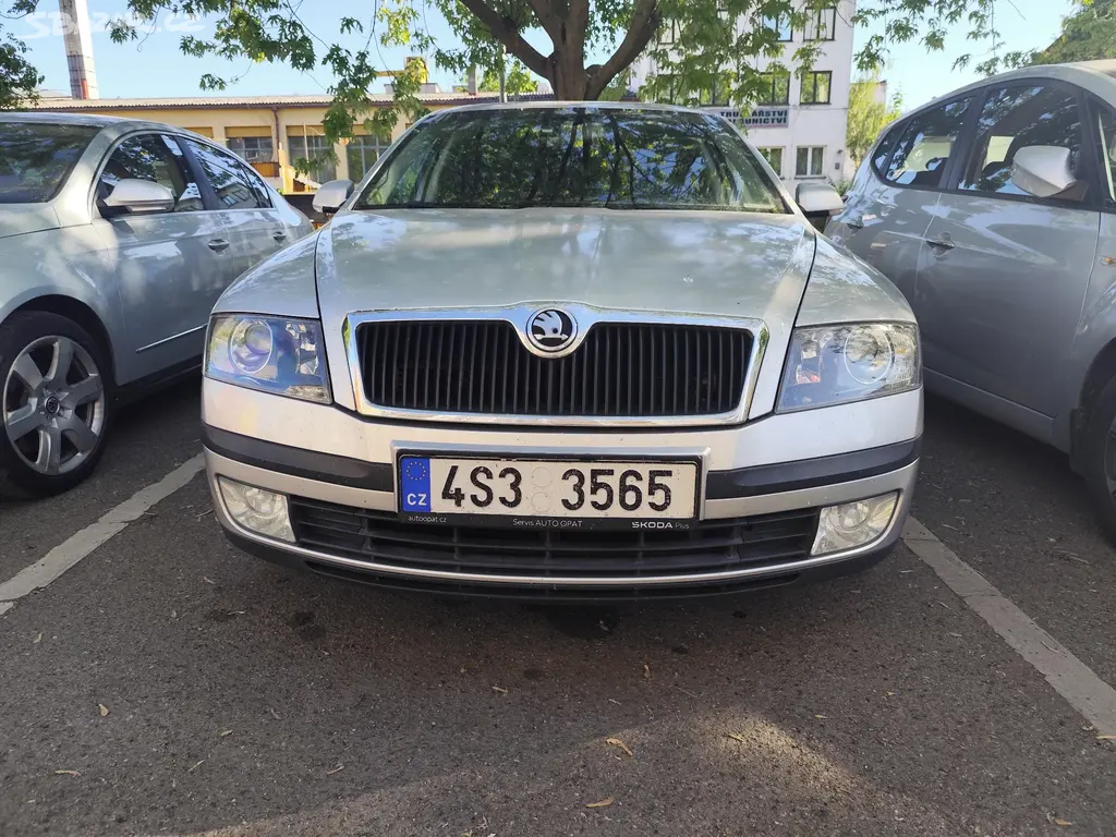 Škoda Octavia 2 - fotka 2