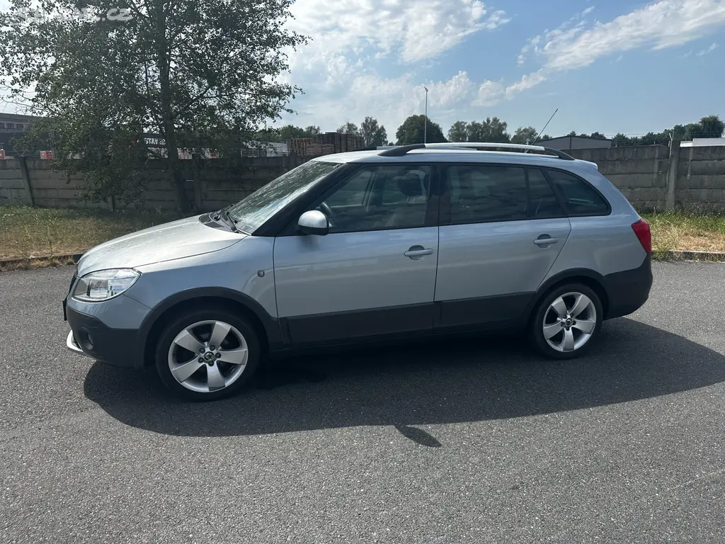 ŠKODA FABIA Scout 1.4 16V - fotka 2