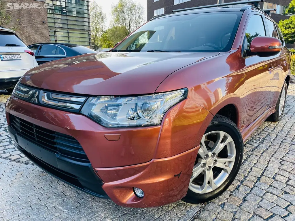 Mitsubishi Outlander, 2.2D 4x4 7MÍST KAMERA SERVISKA - fotka 2