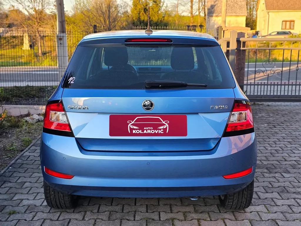 Škoda Fabia III 1.0 MPI Soleil 55 kW [telefon skryt] km - fotka 6