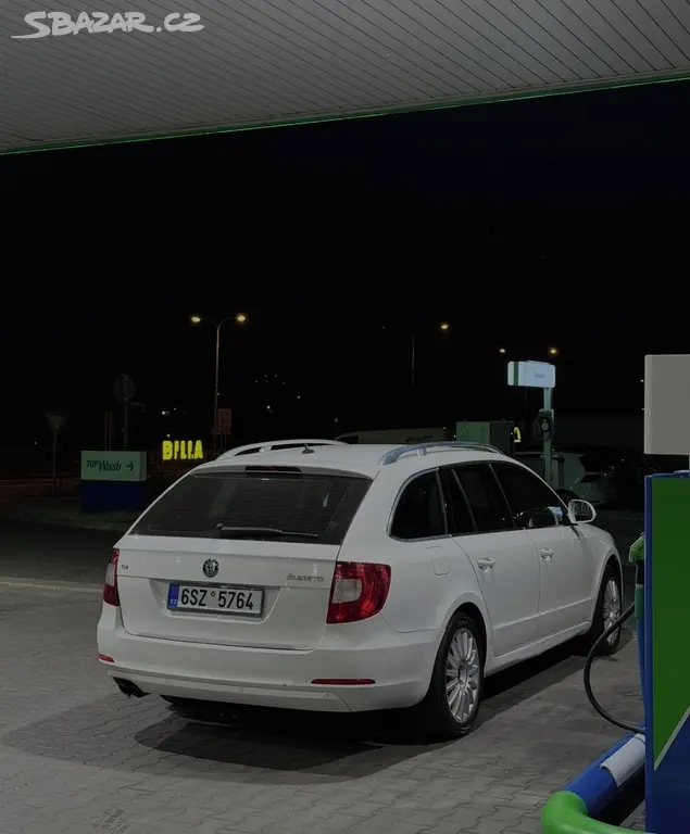 Škoda Superb 2.0 TDI, rok 2010 - fotka 4
