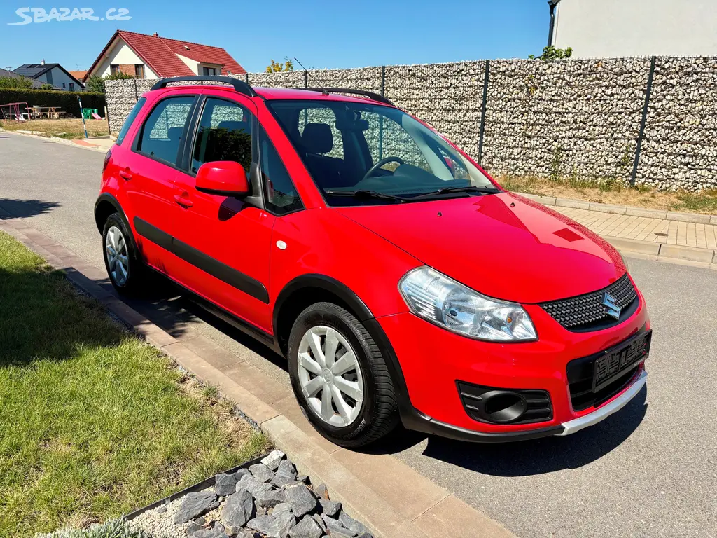 Suzuki SX 4 1.5i, klima, multifunkční volant - fotka 2