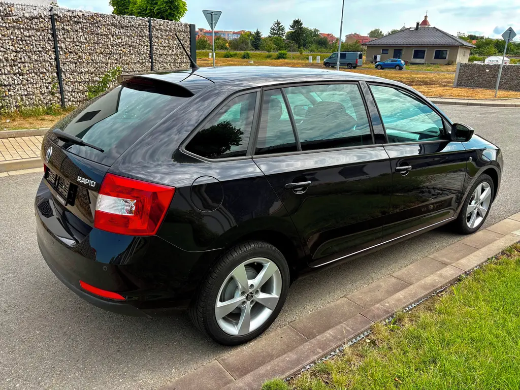 Škoda Rapid 1.2 TSi, BT, tempomat - fotka 3