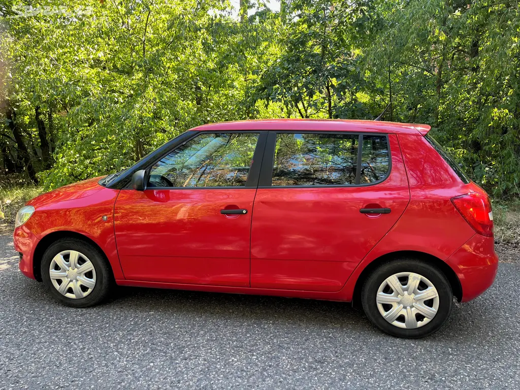 Škoda Fabia 1,2 i CZ 63 KW - fotka 2