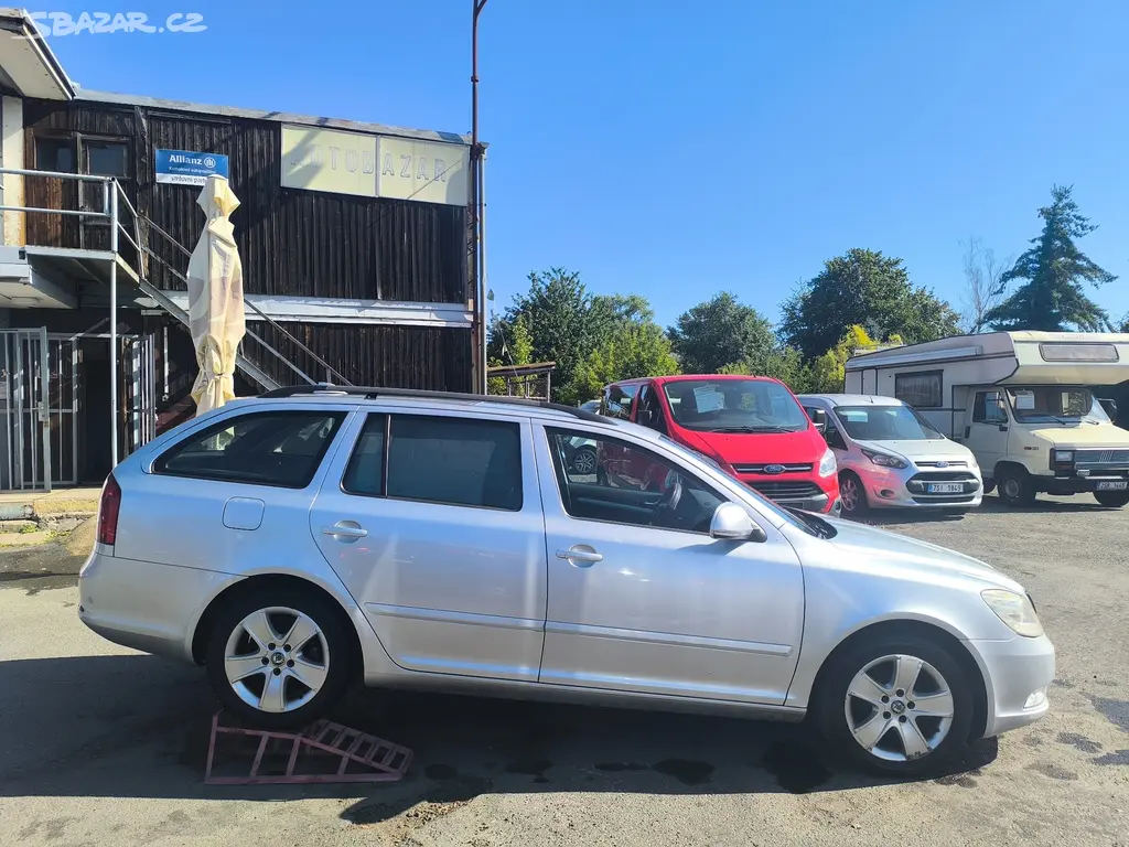 Škoda Octavia 1.6 TDi 77kW,Ambiente,Tažné - fotka 4