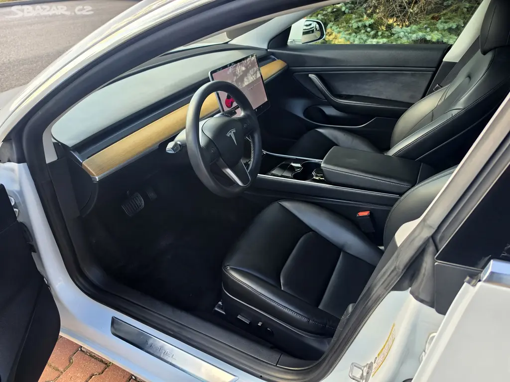Tesla Model 3 RANGE PLUS 60 kWh-320 PS 107 TKM - fotka 6