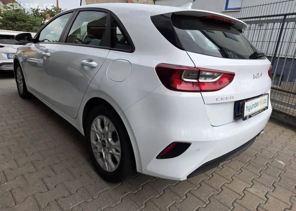 Kia Cee´d 1.5-1. MAJ.-V ZÁRUCE-TOP STAV - fotka 5