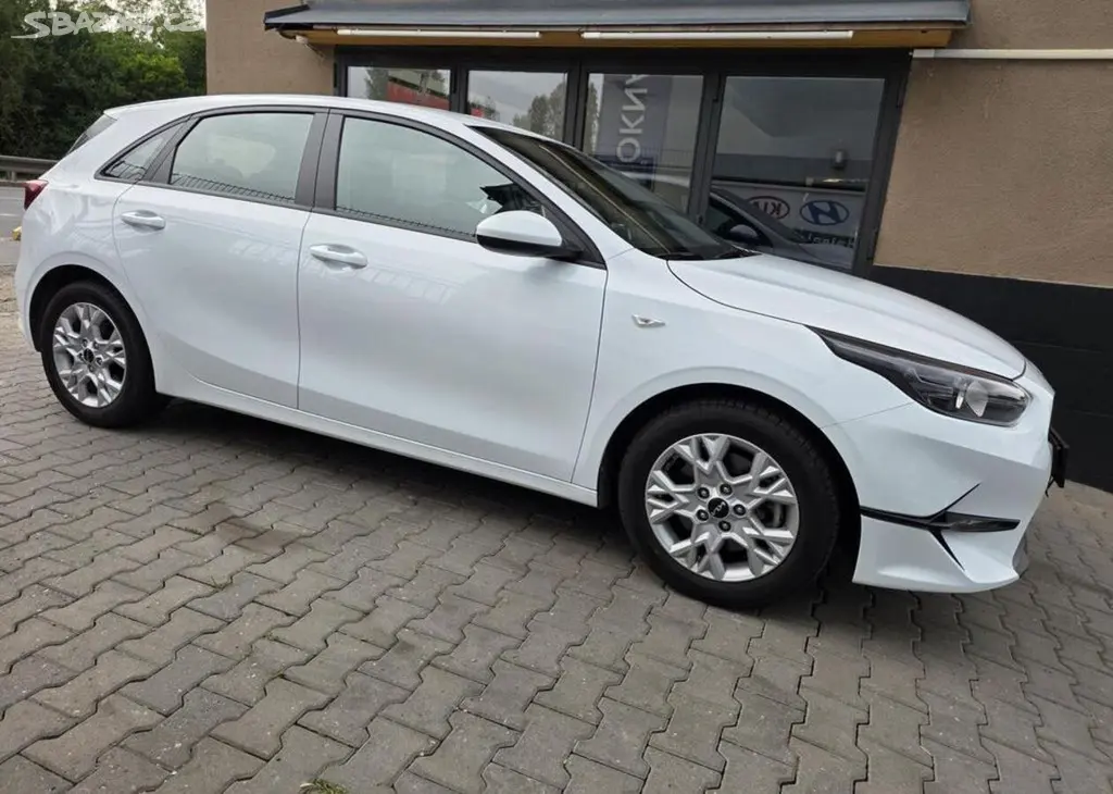 Kia Cee´d 1.5-1. MAJ.-V ZÁRUCE-TOP STAV - fotka 4