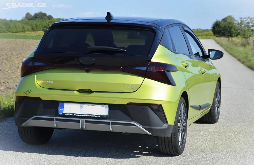 Hyundai i20, 1.2i Lucid Lime Black 9.000 km - fotka 5