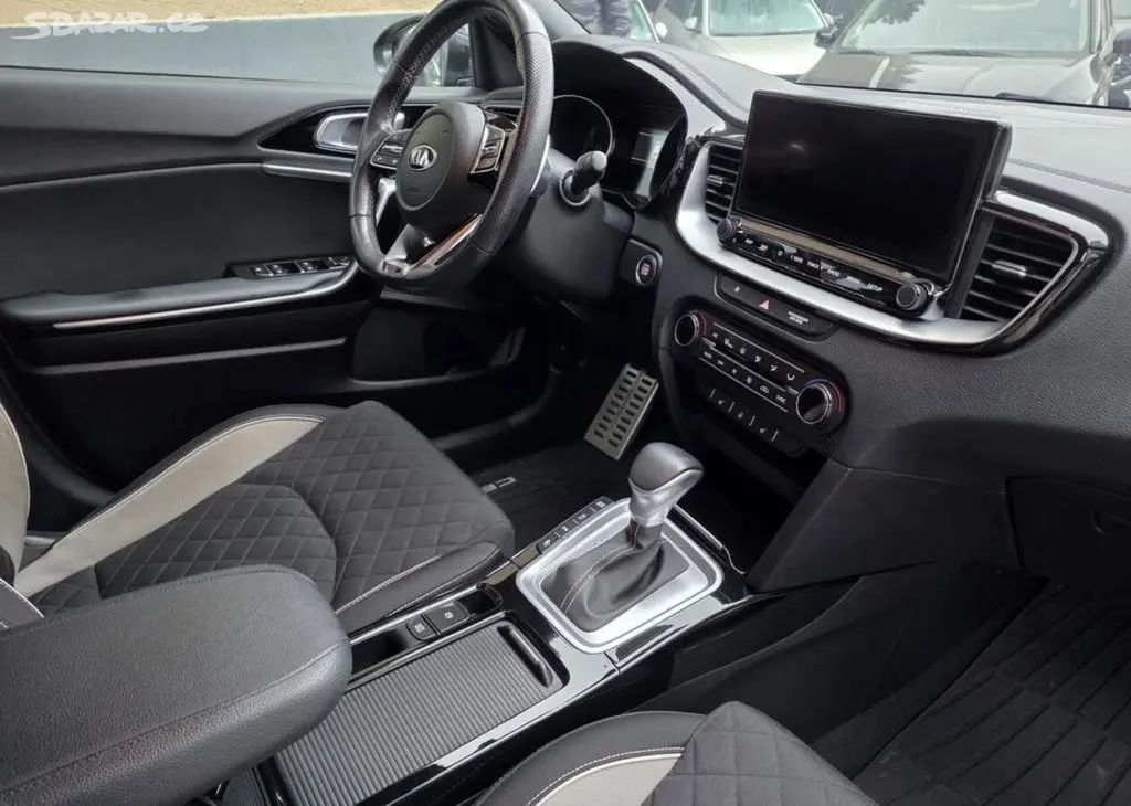 Kia Cee´d 1.6-GT-LINE-V ZÁRUCE - fotka 2