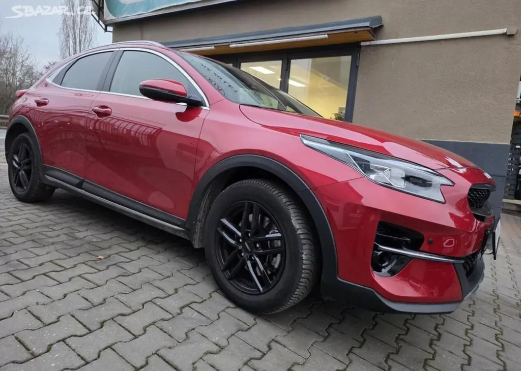 Kia XCEED 1.5-V ZÁRUCE-AUTOMAT-TOP STAV - fotka 4