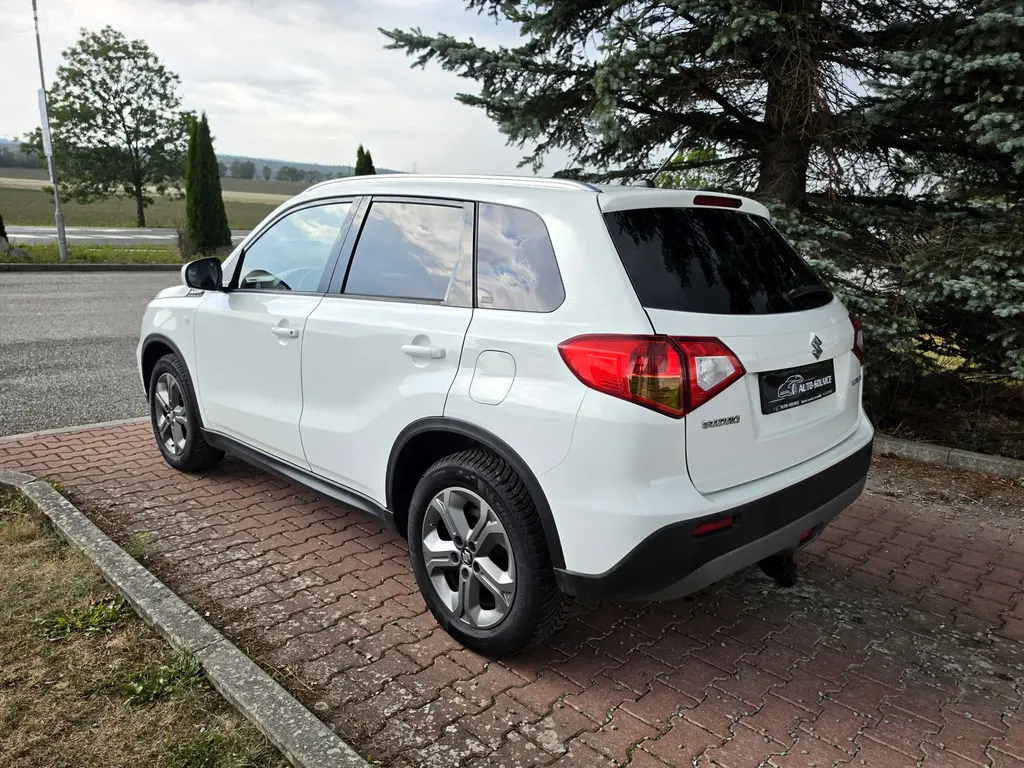 Suzuki Vitara COMFORT 1.6 VVTi 4x4 2015-TAŽNÉ-126 - fotka 4