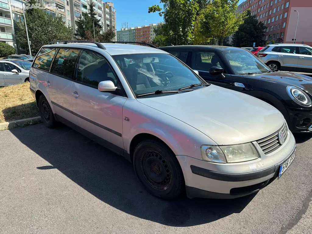 VW Passat 1.9 85kW (2000) NA NÁHRADNÍ DÍLY/DOJETÍ - fotka 3