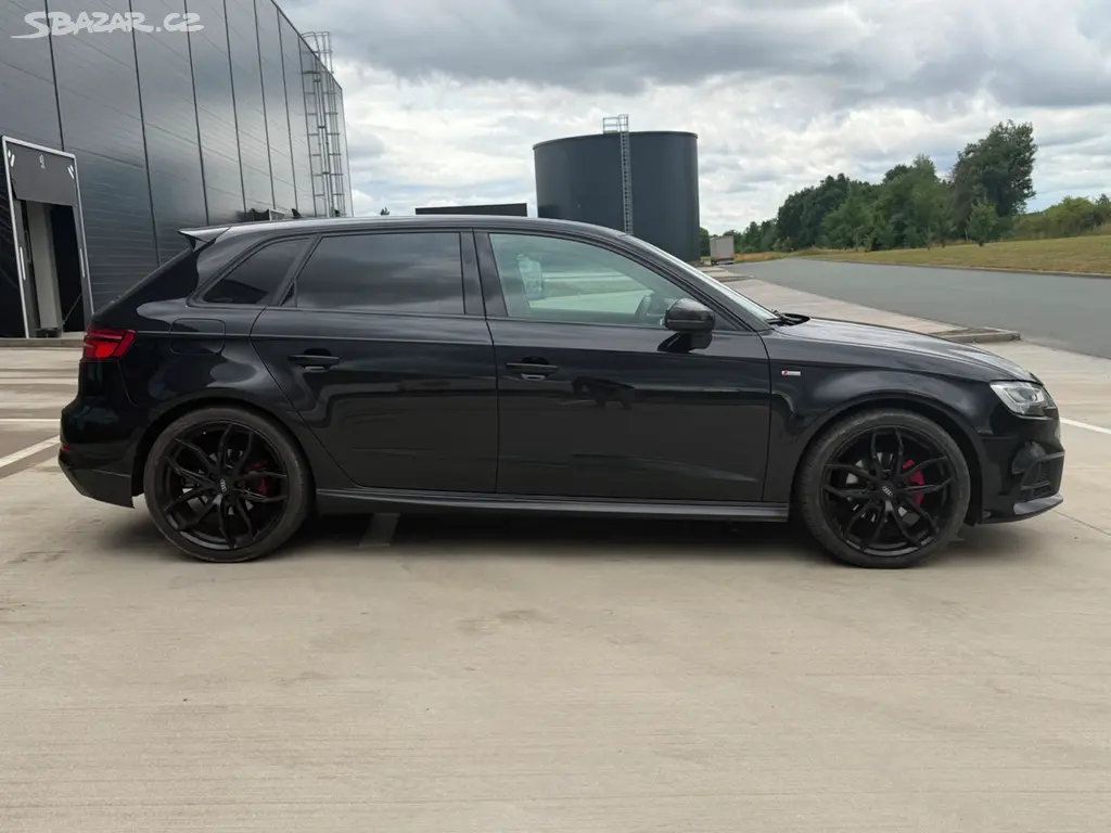 Audi A3 Sportback S-Line 2.0 TDi s-tronic 2017 - fotka 4