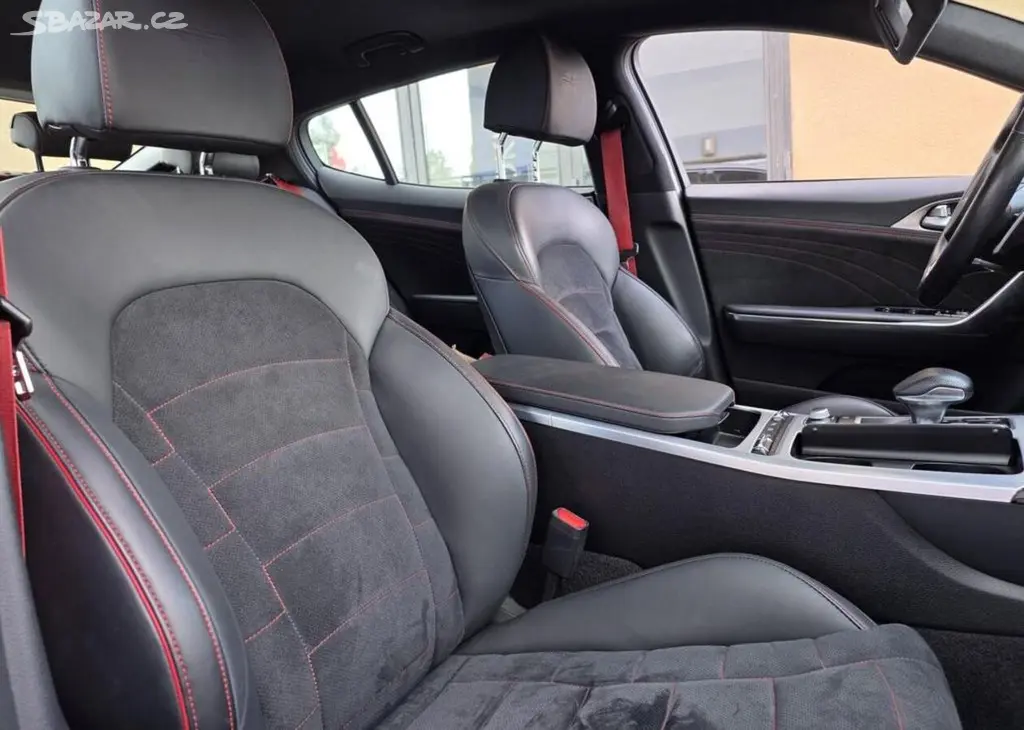 Kia Stinger 3.3-GT-4x4-V ZÁRUCE - fotka 3