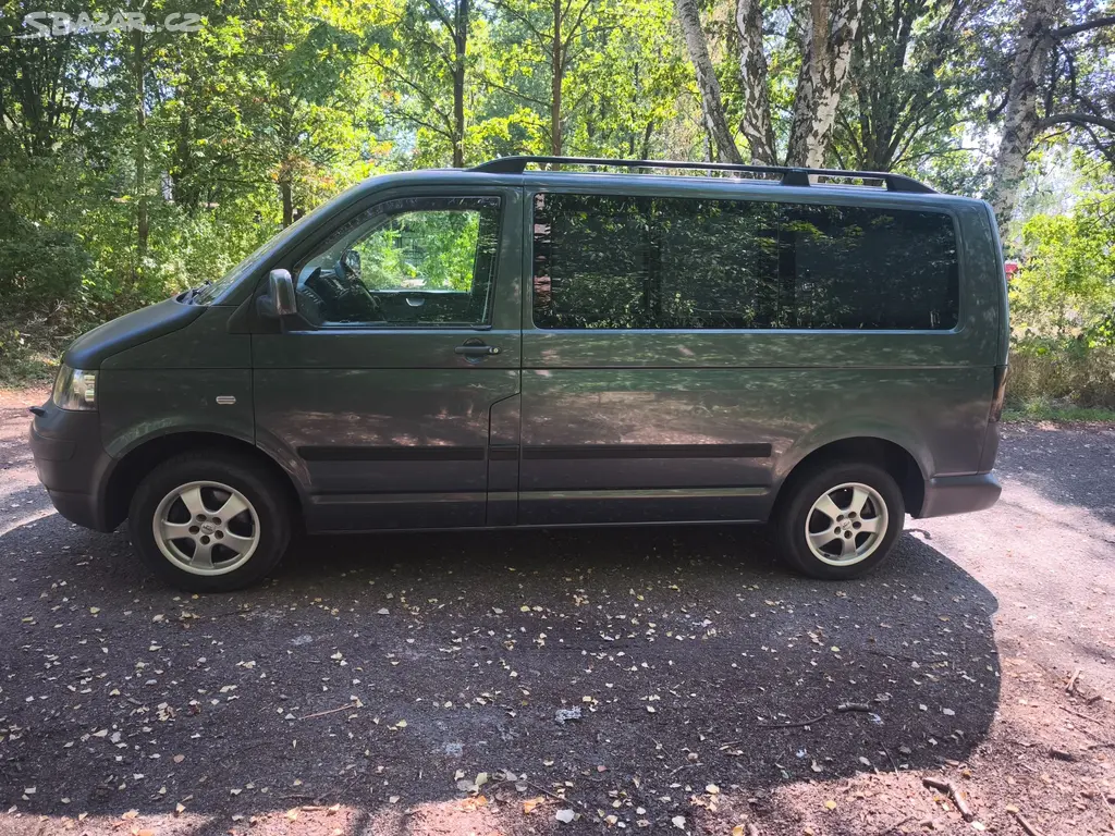 Prodám Volkswagen Caravelle T5 2.5 TDI 96 kW. - fotka 3