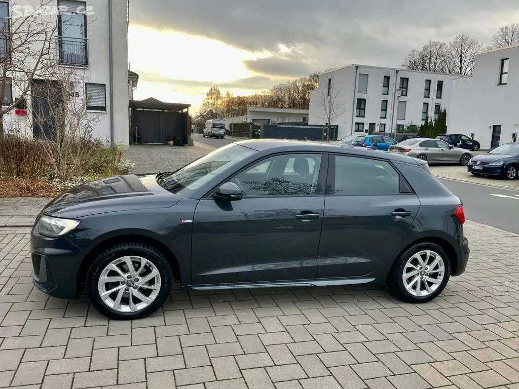 Audi A1 sportback Sline 30 TFSI virtual - fotka 5