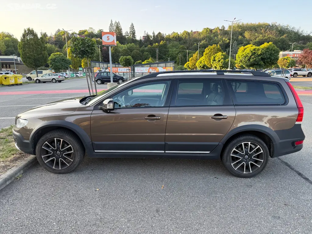 Volvo XC70 D4 133 kW - fotka 2