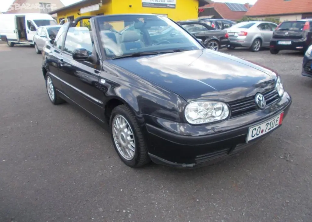 Volkswagen Golf 1,6 74 KW kabriolet benzín - fotka 4