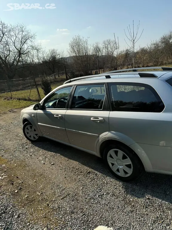 Osobní auto Chevrolet Lacetti - fotka 3