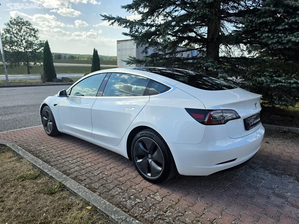 Tesla Model 3 RANGE PLUS 60 kWh-320 PS 107 TKM - fotka 4